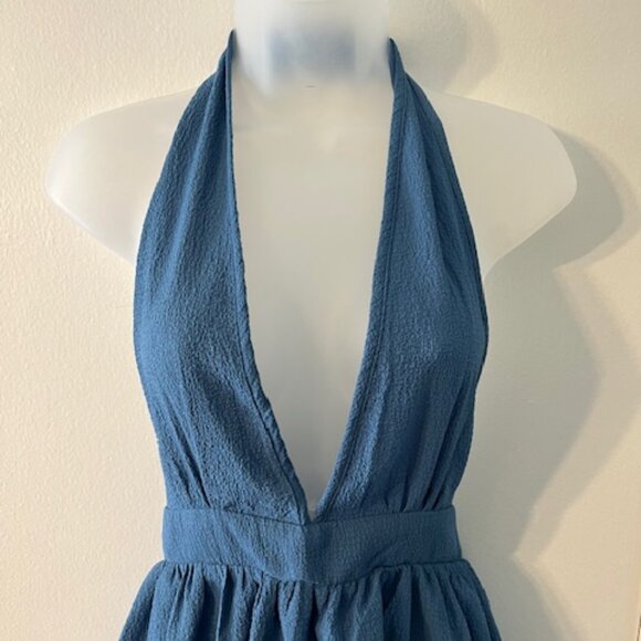 Sexist Top Ever~ Backless Halter Flare Style Top - Picture 2 of 8